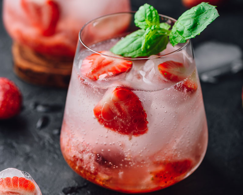 Strawberry Gin Fizz